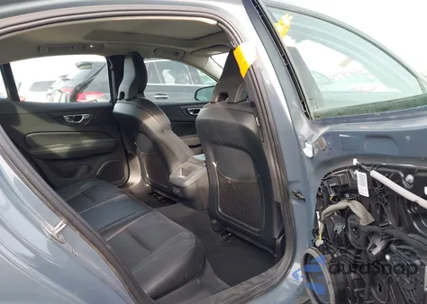 2024 Volvo S60 B5 Core Dark Theme z USA, uszkodzony, nr VIN 7JRL12TK6RG319878